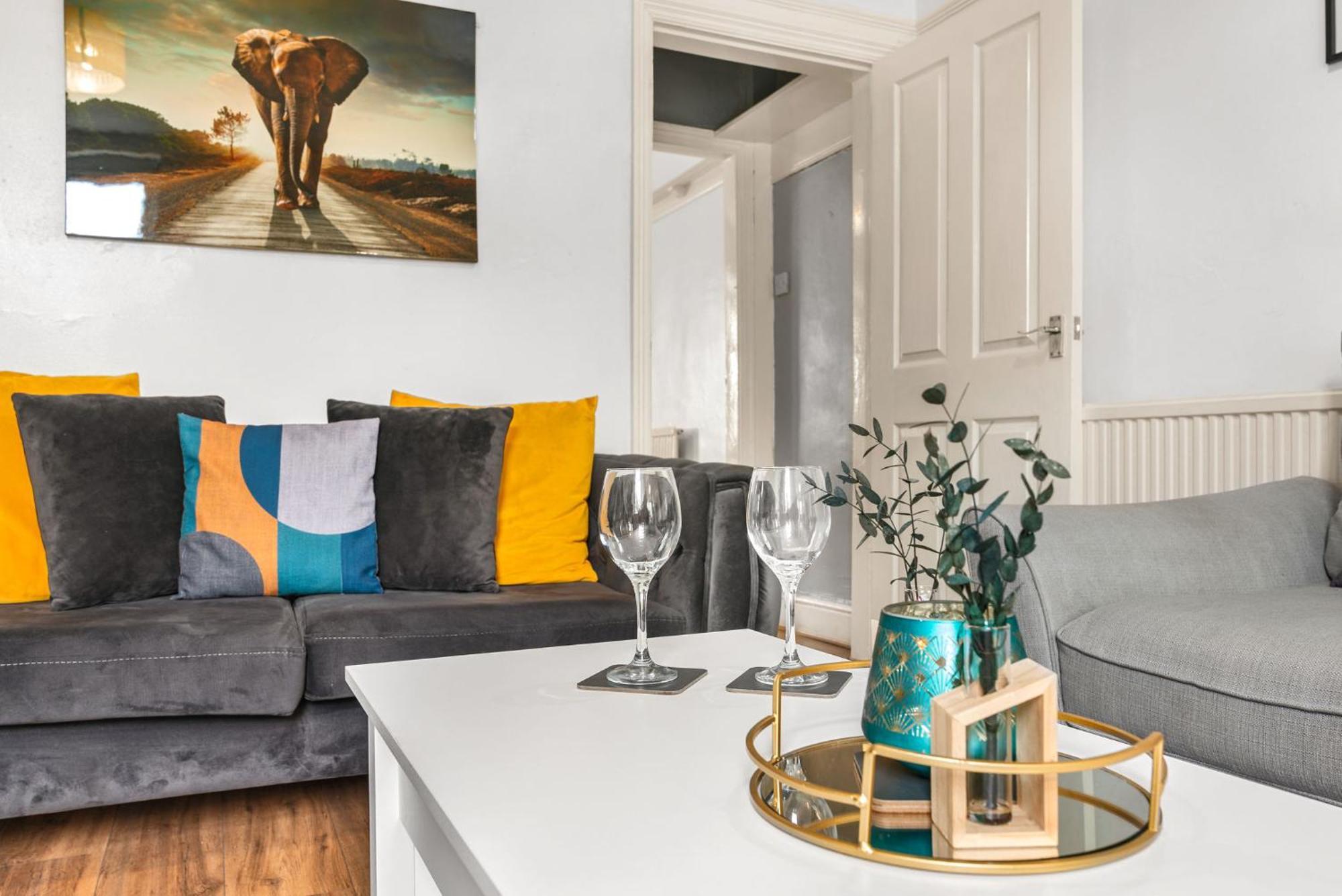 Hilltop Place Suites Near Meadowhall شيفيلد المظهر الخارجي الصورة